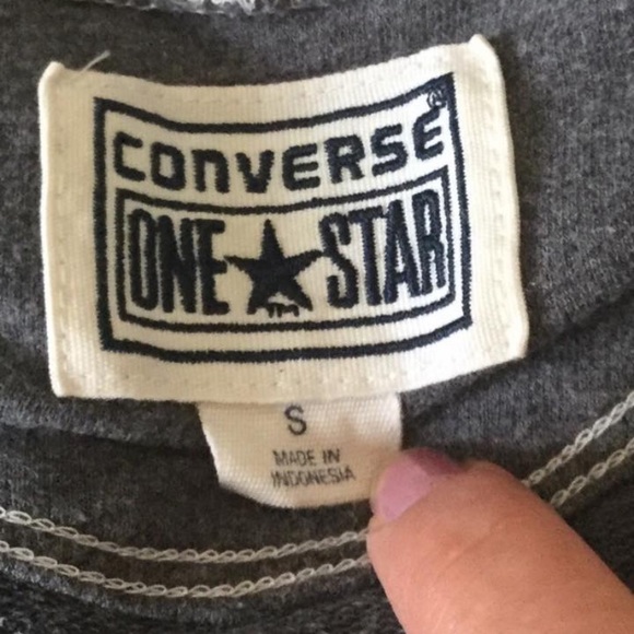 Converse V-Neck Hoodie gray top Women’s size S - Picture 3 of 9